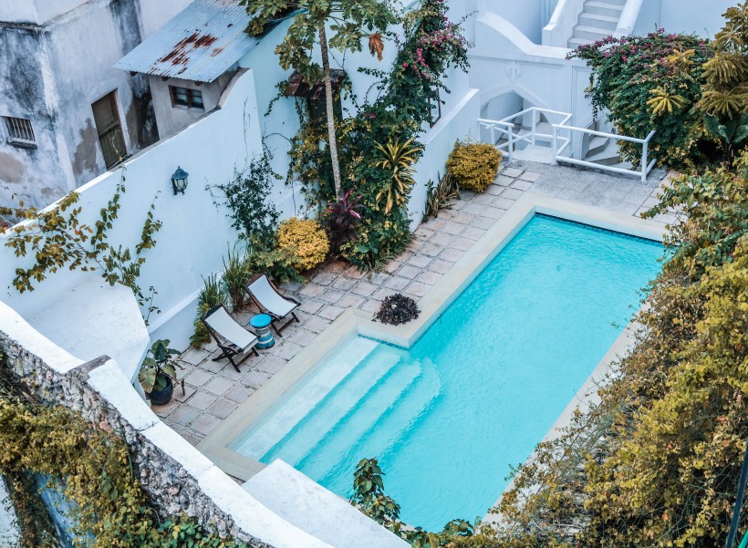 Comment réparer un trou dans une coque piscine